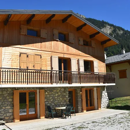Ensoleille Avec Balcon Et Poele A Bois - Fr-1-464-163 Chalet